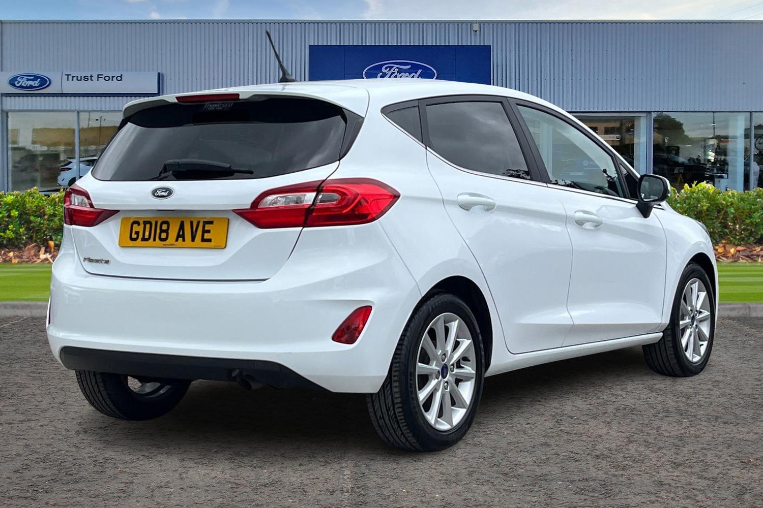 Ford Fiesta Photo 3