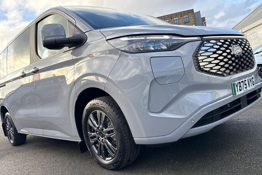 Used Ford E-TOURNEO CUSTOM YB75VYG 18