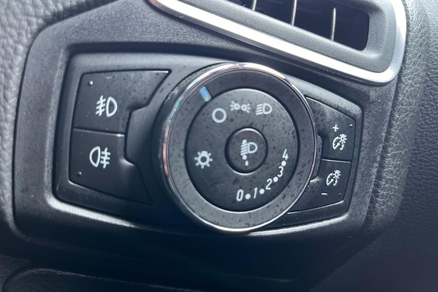 Ford Focus Photo autoimg-9c53717f4922929b779c1970be41fb588f9af5de.jpg