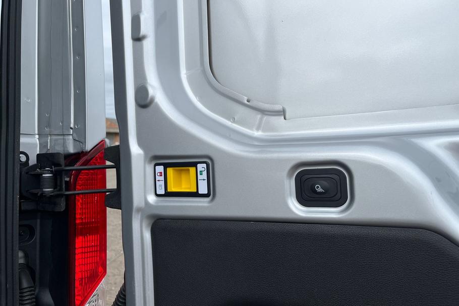 Used Ford E-TRANSIT LC75PZY 15