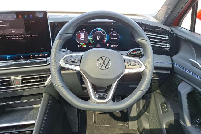 VOLKSWAGEN Tiguan Photo 11