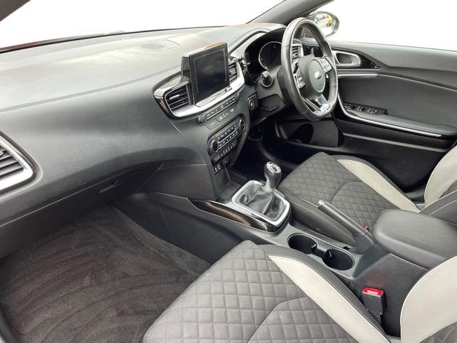 KIA CEED Photo 2
