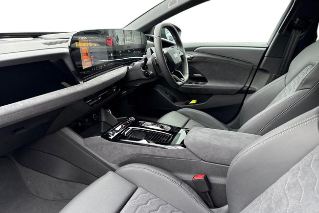 AUDI A6 e-tron Avant Photo 2