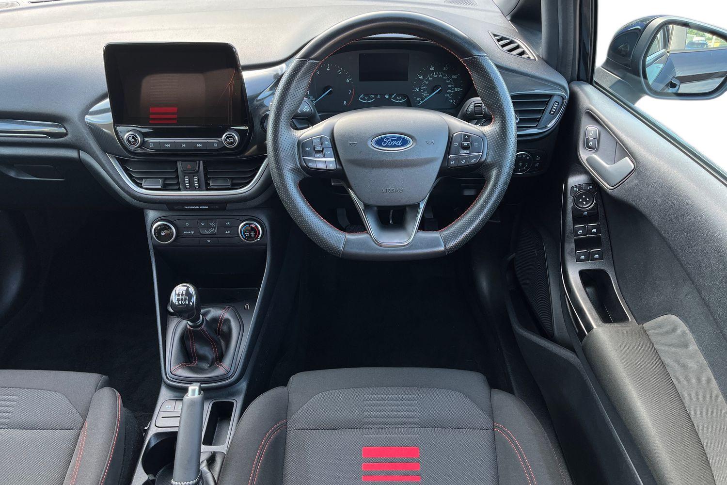 Ford Fiesta Photo 10