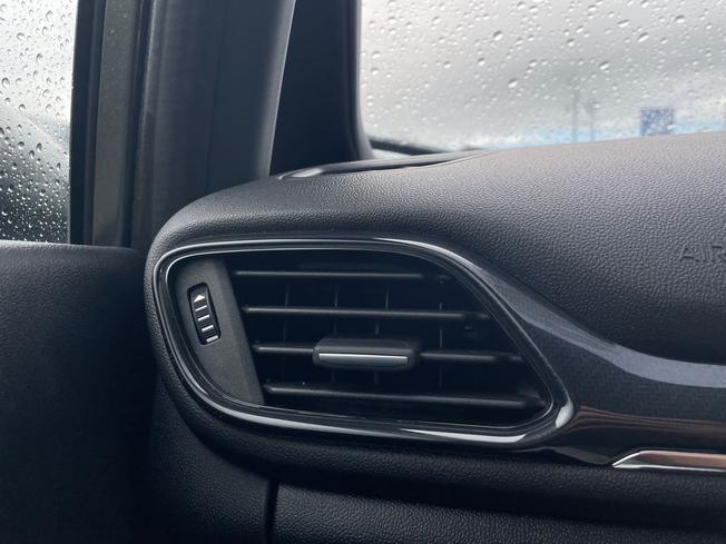 FORD Fiesta Photo 29