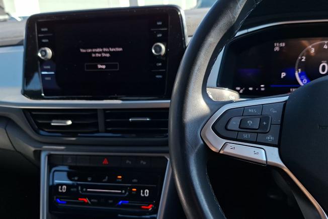 VOLKSWAGEN T-Roc Photo 16