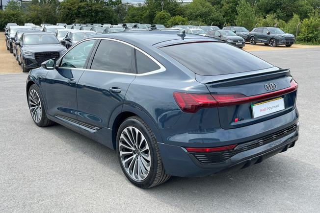 AUDI Q8 E-Tron Photo 27