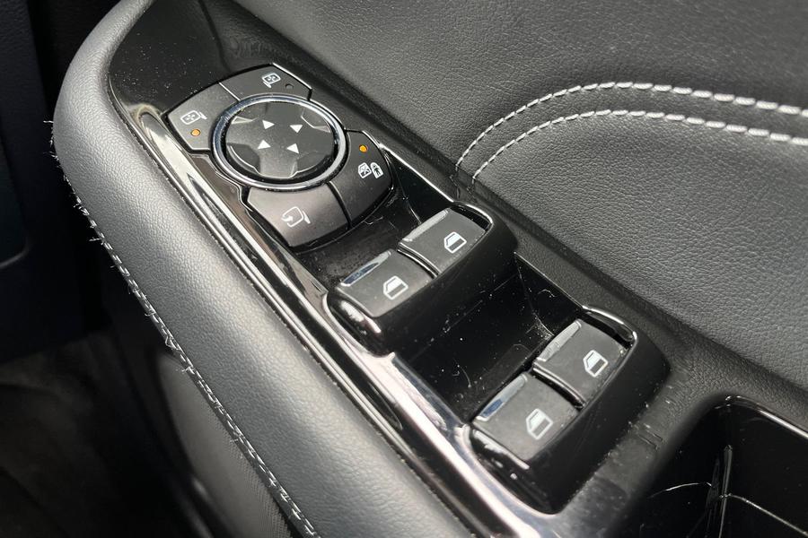 Ford S-MAX Photo autoimg-9c6bc1cb1d11c6ae760add0445a6b8f203595f2a.jpg
