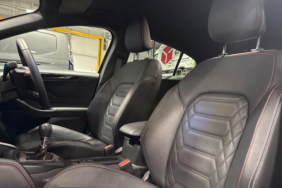 Ford Focus Photo autoimg-9c6f0175385e166d91fced5cf1670ae2ff95ec54.jpg