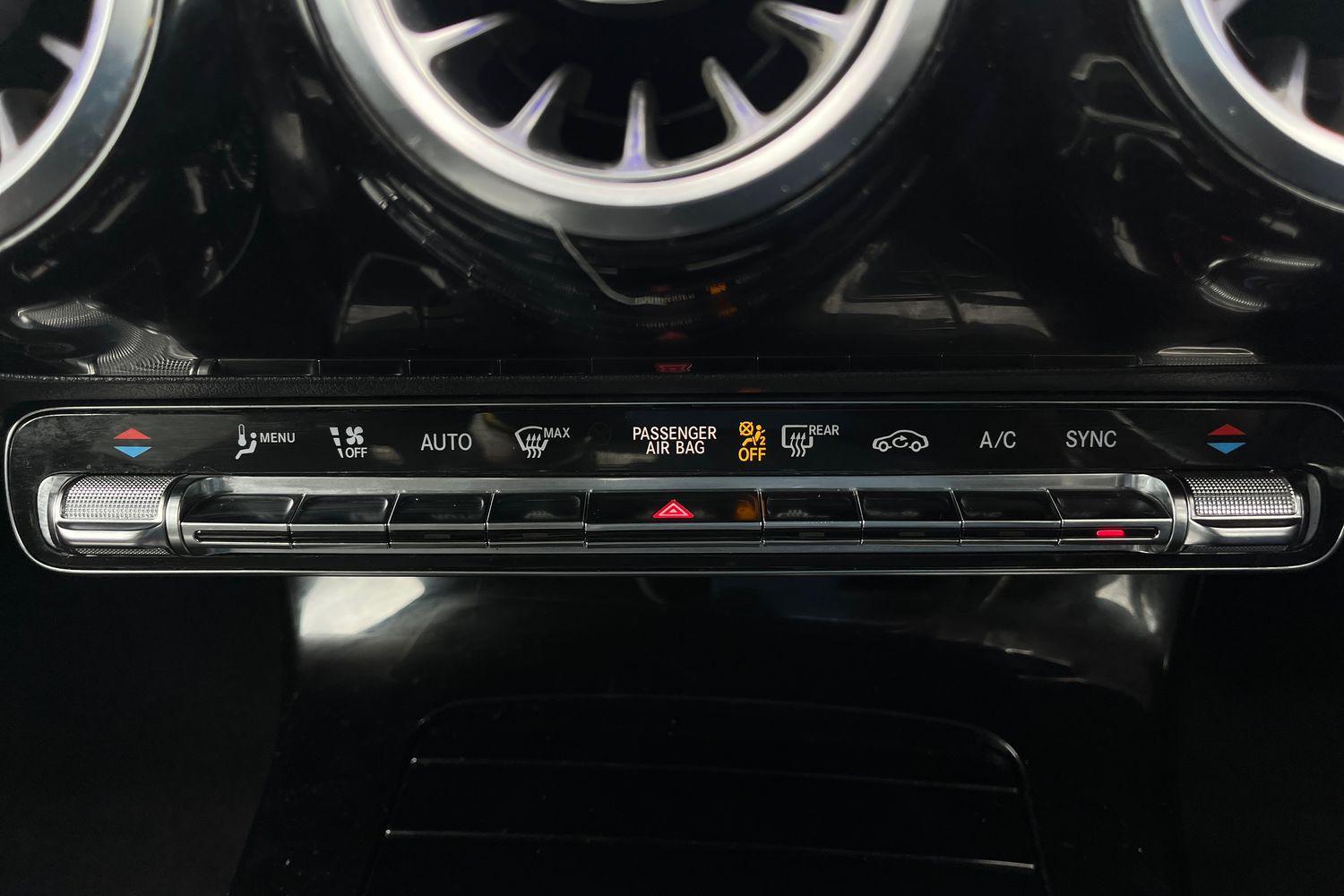 Mercedes-Benz CLA Photo 26