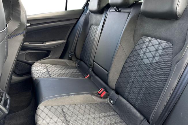 VOLKSWAGEN Golf Photo 9