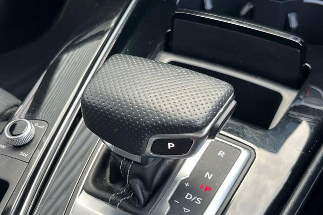 AUDI A4 Photo 29