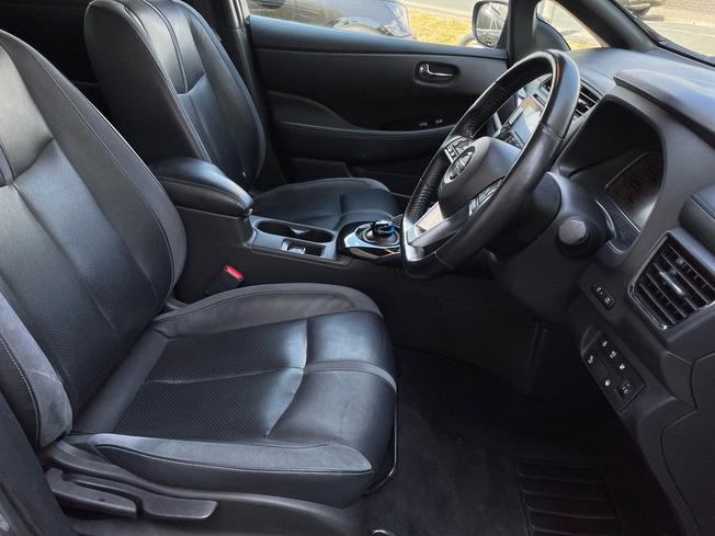 NISSAN Leaf Photo 28