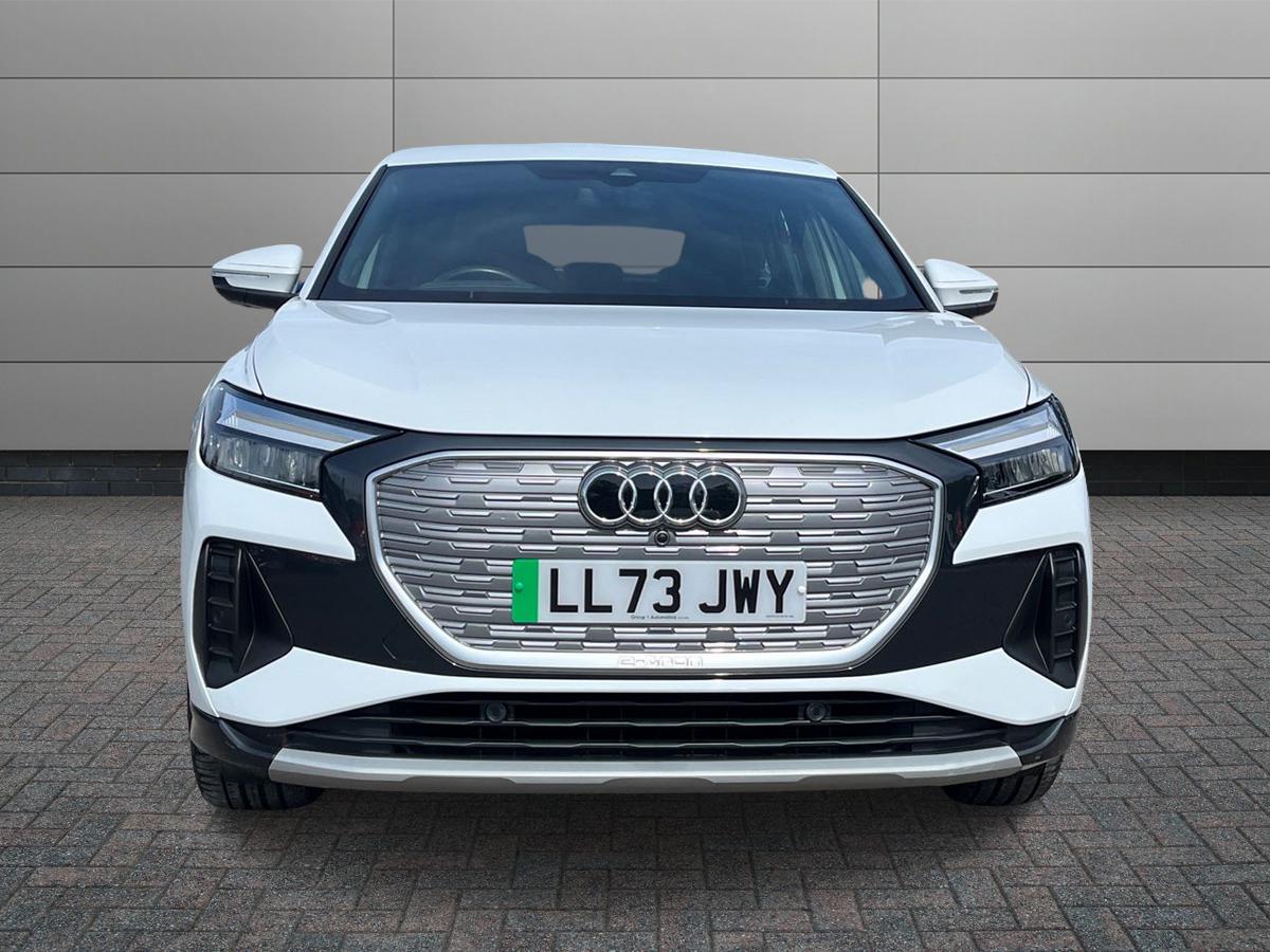 Audi Q4 e-tron Photo 7
