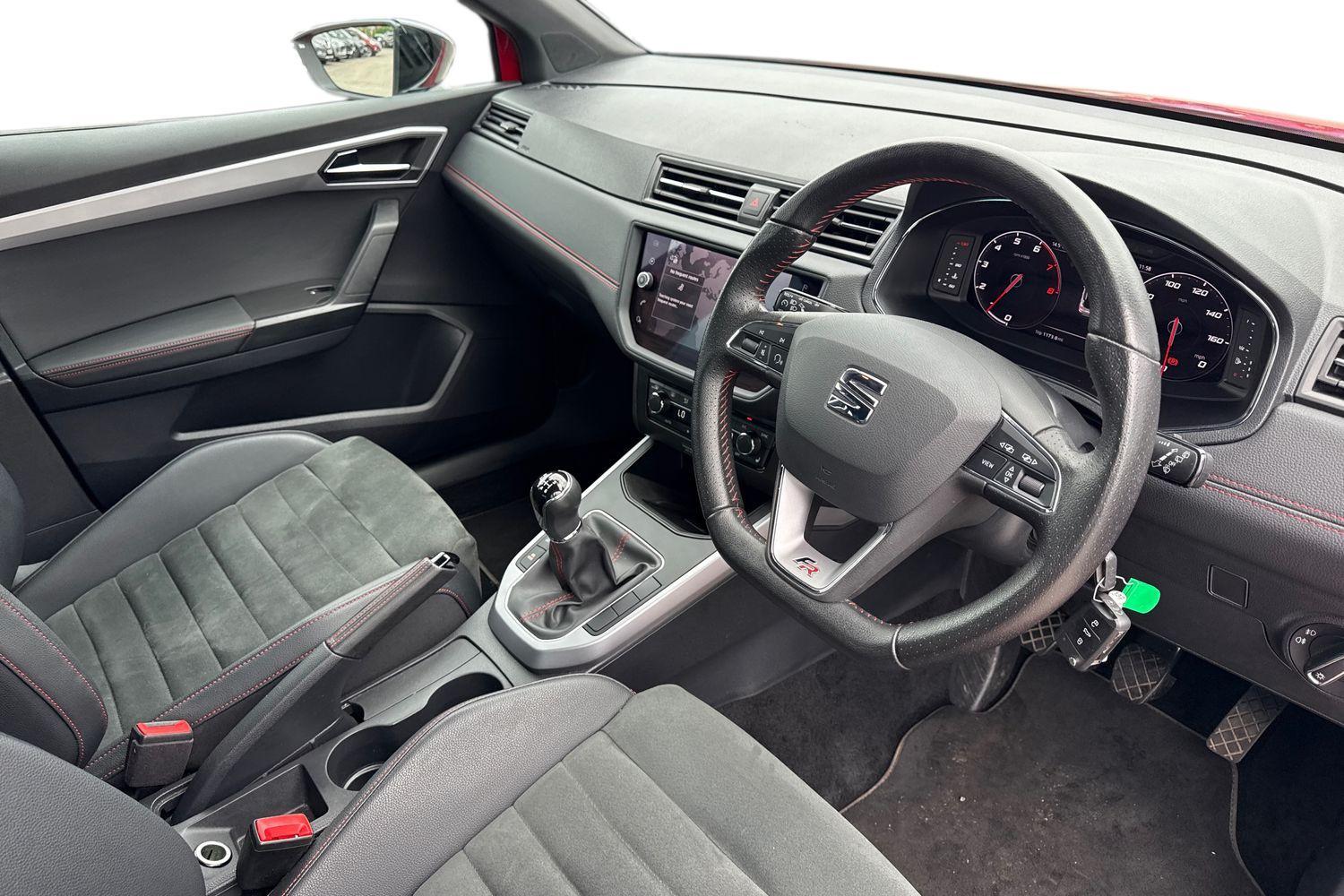 SEAT ARONA Photo 8