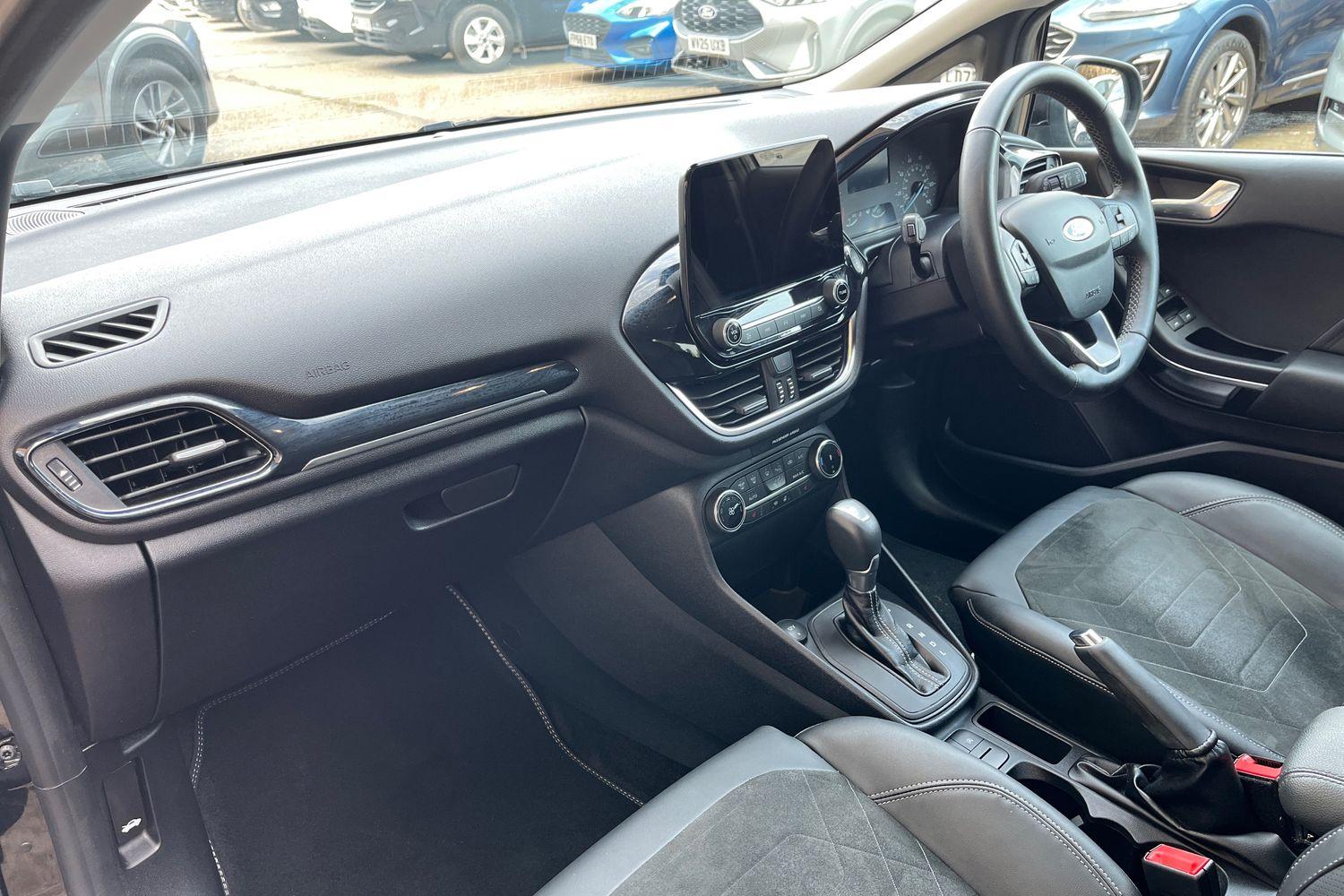 Ford FIESTA Photo 17