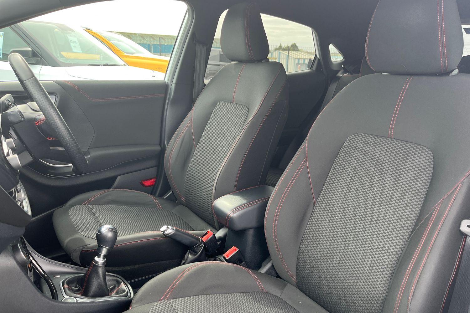 Ford PUMA Photo 18