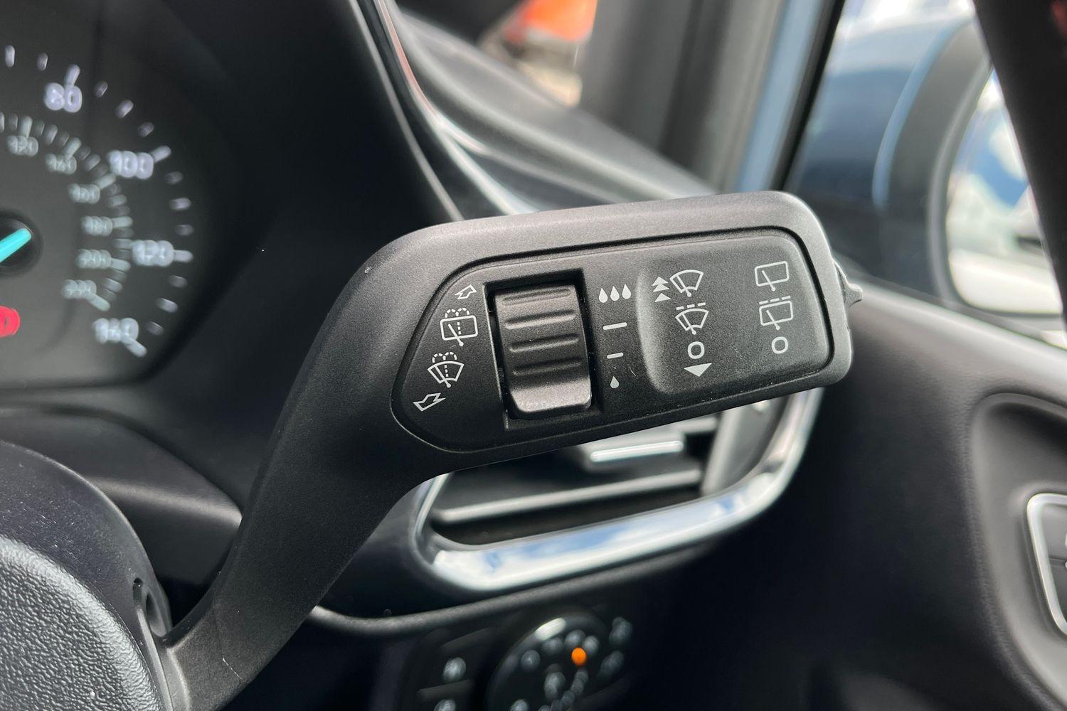 Ford Fiesta Photo 14