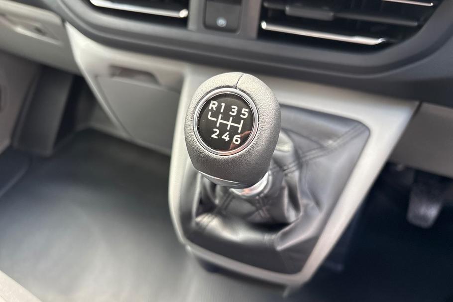 Used Ford TRANSIT CUSTOM YM75OBB 37