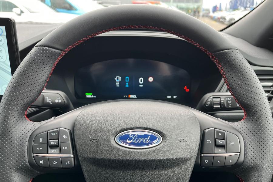 Ford Kuga Photo autoimg-9c869de40cdfa1e63f8c53bafda2449cefddd465.jpg