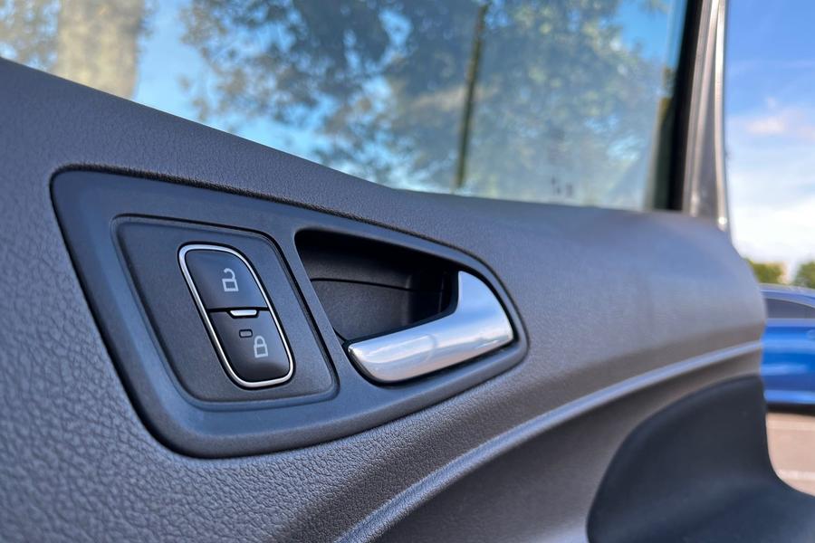 Ford TRANSIT CONNECT Photo autoimg-9c877cd59a2aa9321efcf41947861b180c88b41c.jpg