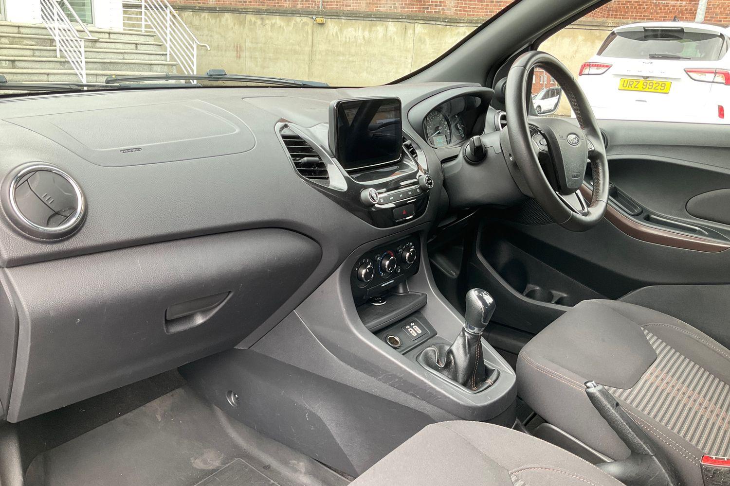 Ford KA+ Photo 17