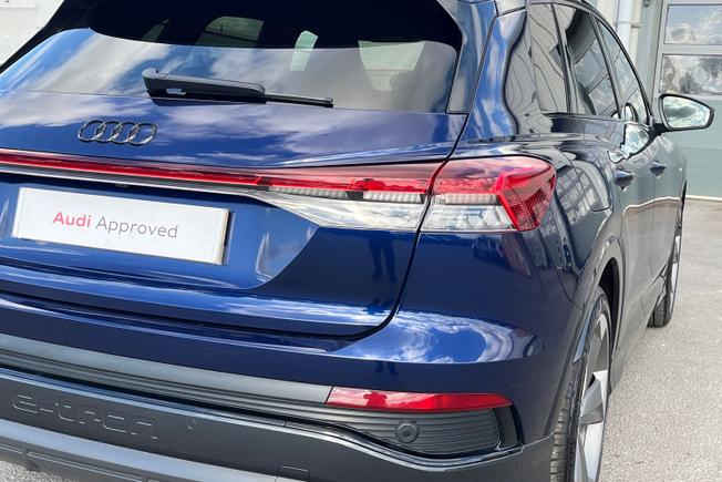 AUDI Q4 e-tron Photo 18