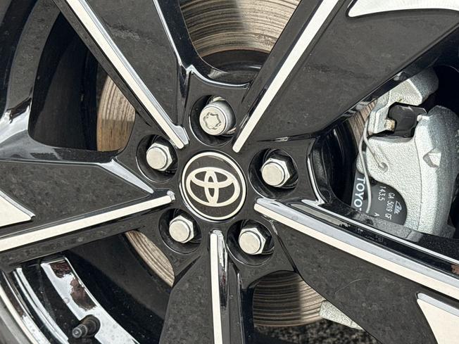 TOYOTA Yaris Photo 25
