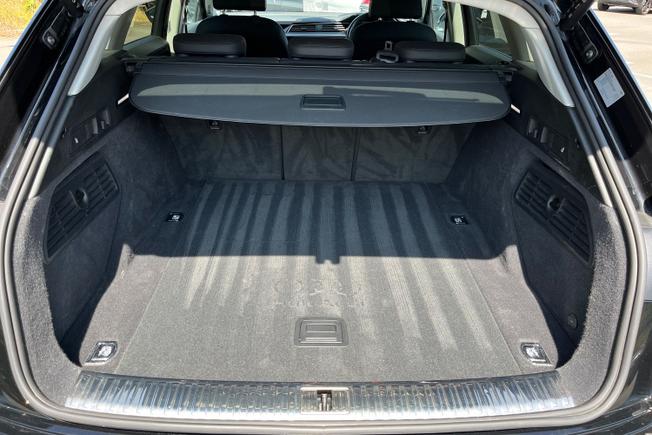 AUDI e-tron Photo 12