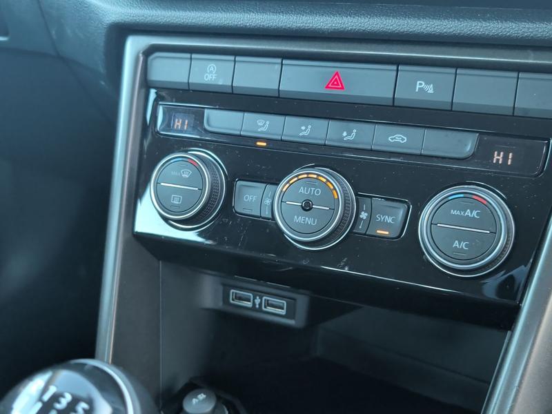 Used Volkswagen T-Roc NU69UJR 23