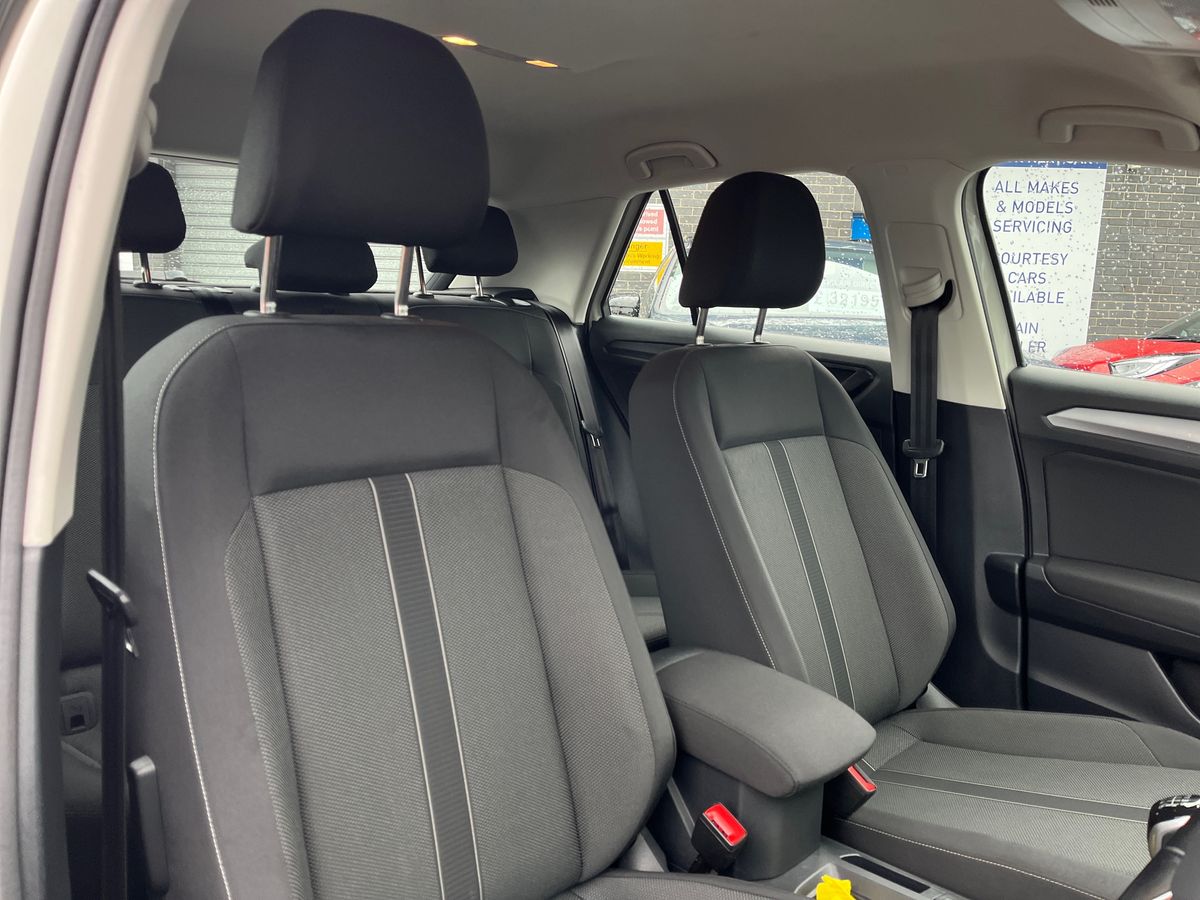 Volkswagen T-Roc Photo 23
