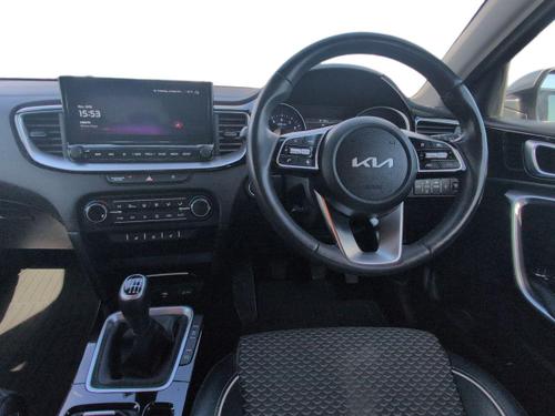 Kia CEED Photo autoimg-9c93560afa80c5730e13b1ea2a5fafaeed6a7a7e.jpg
