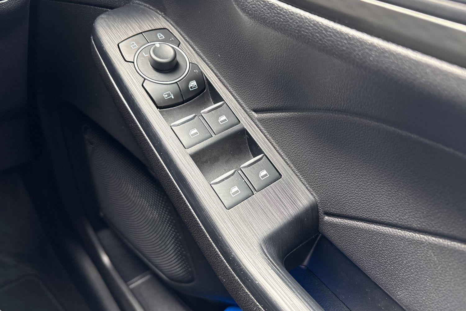 Ford KUGA Photo 15