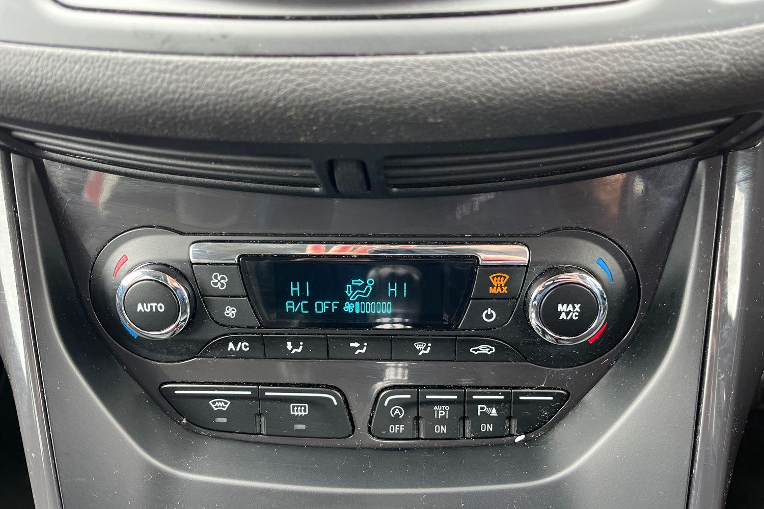 Ford KUGA Photo 33