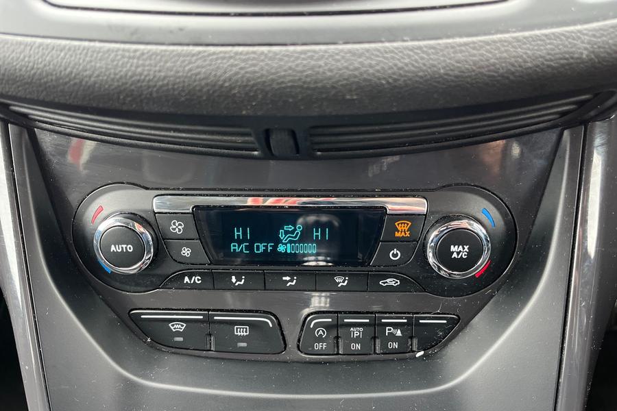 Ford KUGA Photo autoimg-9c9731a2f4ca1a4956ef39e02341153a0cd93f94.jpg