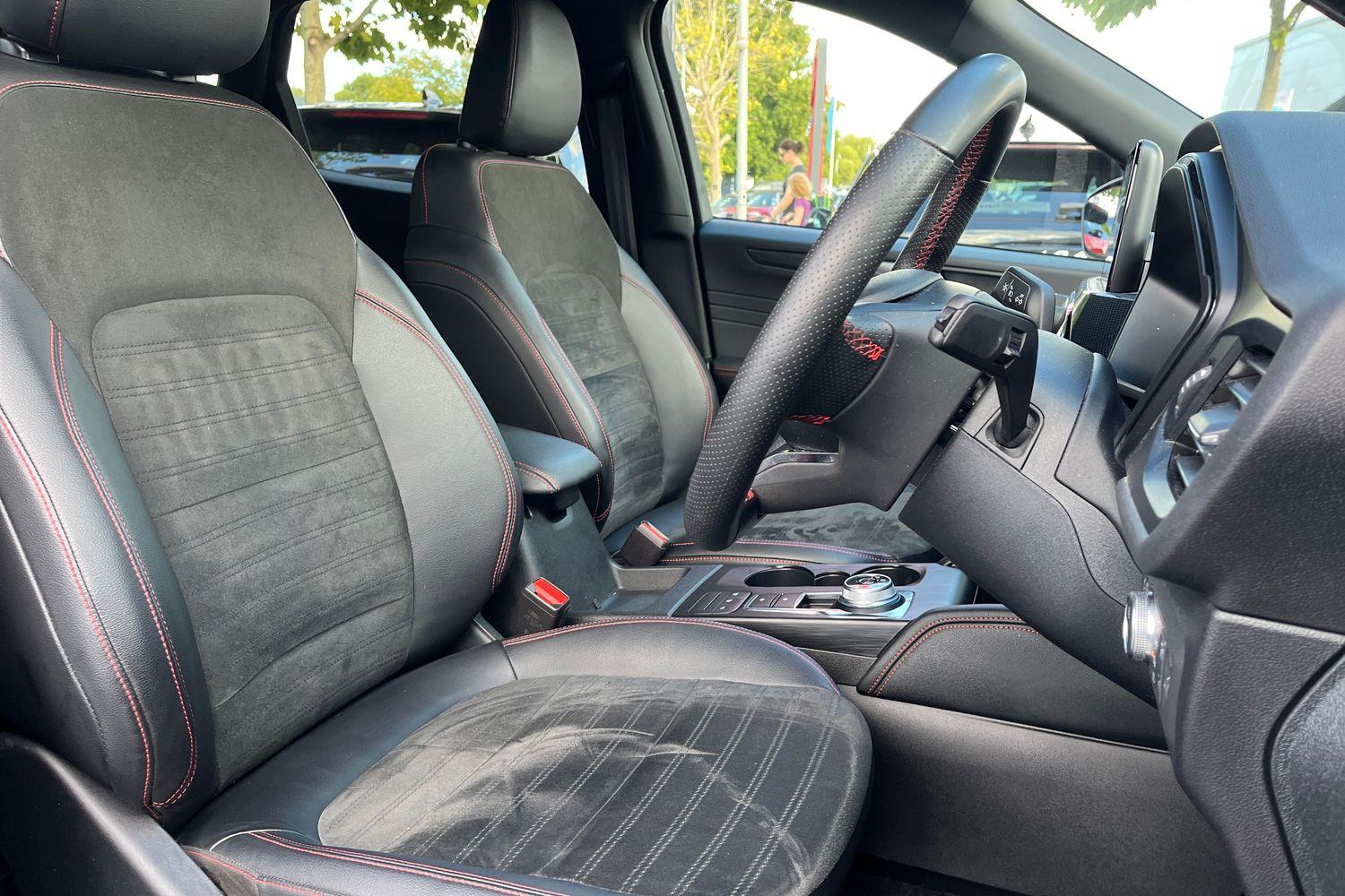 Ford KUGA Photo 16