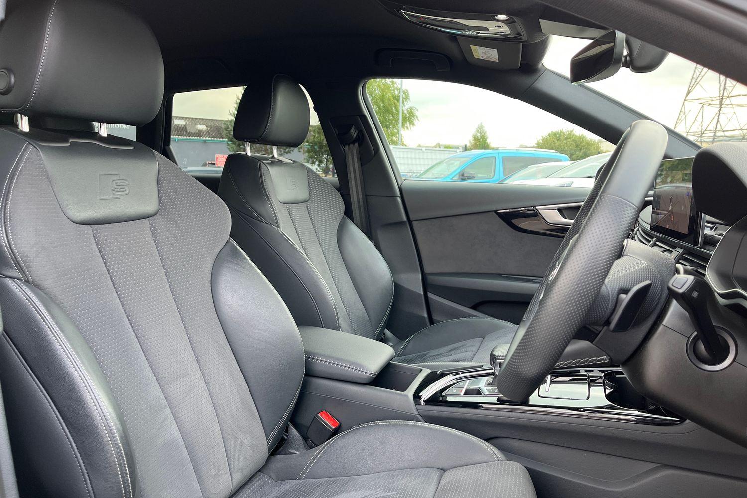 Audi A4 Avant Photo 16