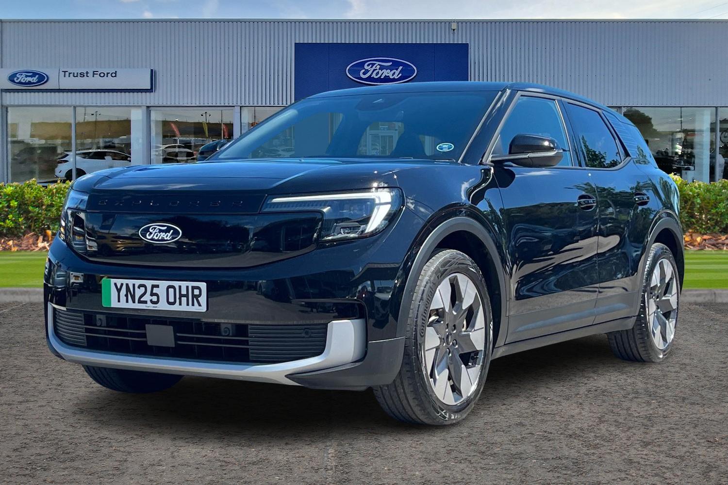 Ford Explorer Photo 4