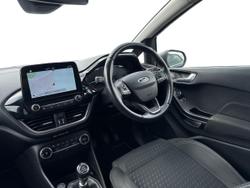 FORD Fiesta Photo 2