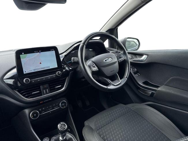 FORD Fiesta Photo 2