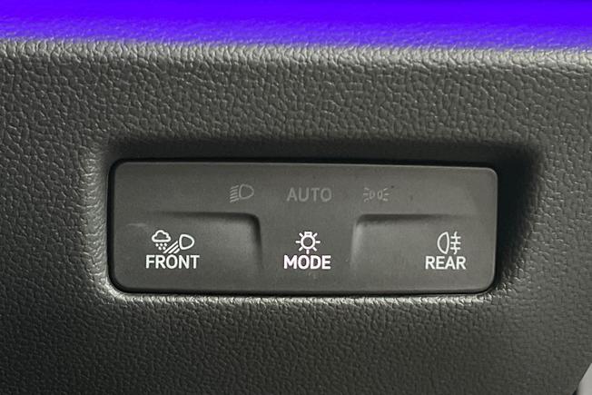 VOLKSWAGEN Passat Photo 25