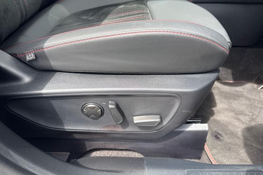 Ford KUGA Photo autoimg-9c9e3a86ac2388831c3bc0e50c08e0f223228a8a.jpg
