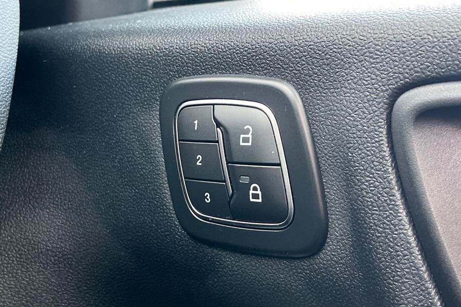 Ford Kuga Photo autoimg-9c9f68d29f4df16ce3742f88d37a2c24285f8363.jpg