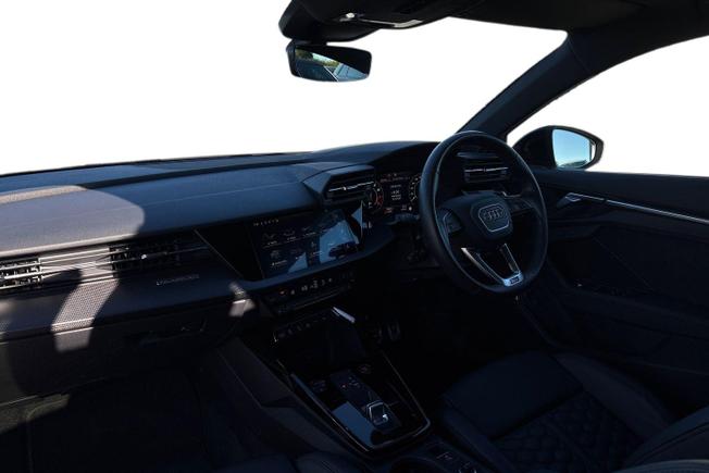 AUDI RS3 Photo 2