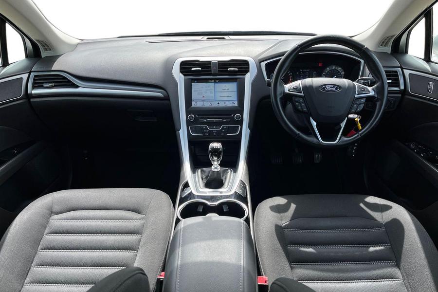 Ford MONDEO Photo autoimg-9ca045c09b6125115c42c127f1119fceaa602ef4.jpg