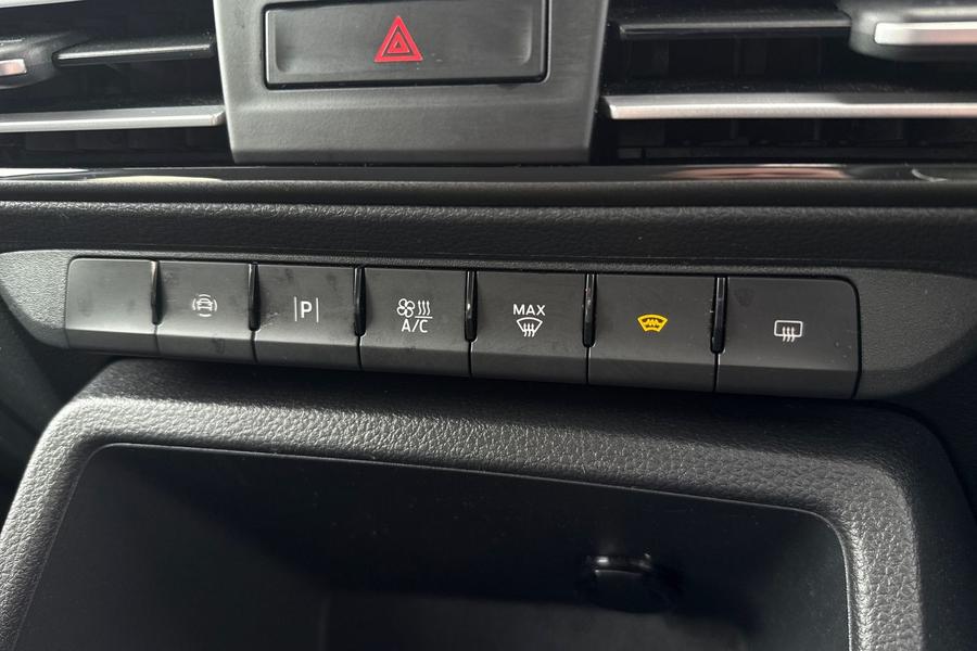 Ford Grand Tourneo Connect Photo autoimg-9ca06fa40a920e16cd9db9166f89b53e99582e9c.jpg