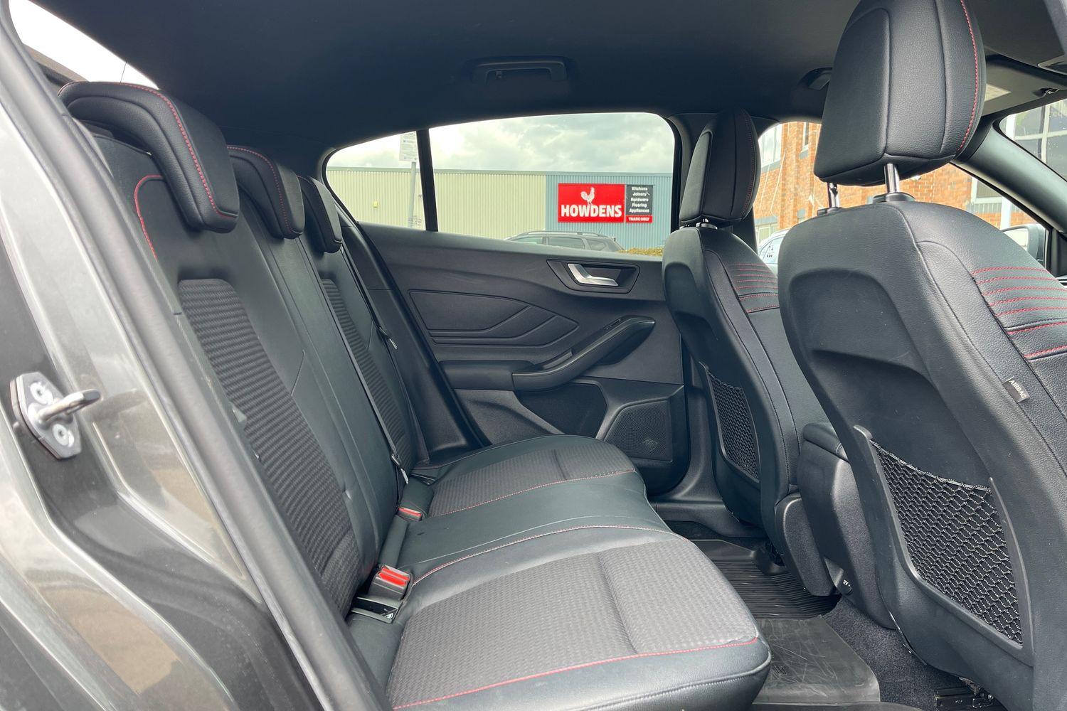 Ford Focus Photo 25