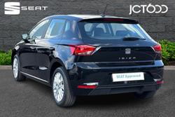 SEAT Ibiza Photo 3