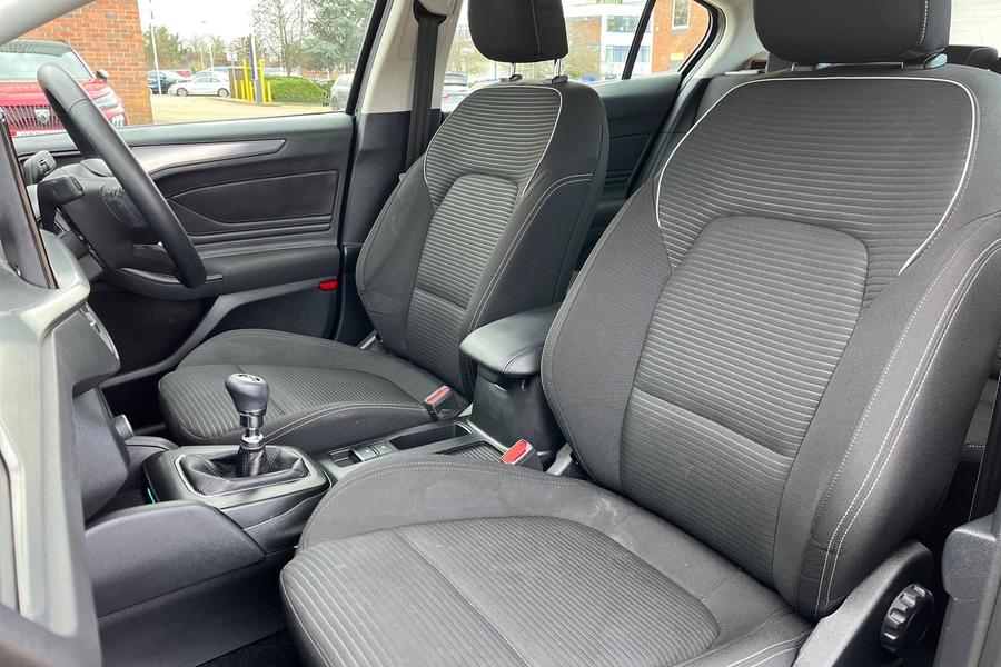 Ford FOCUS Photo autoimg-9cac5770fbe3d09877ac007cd74254c5e7070c12.jpg