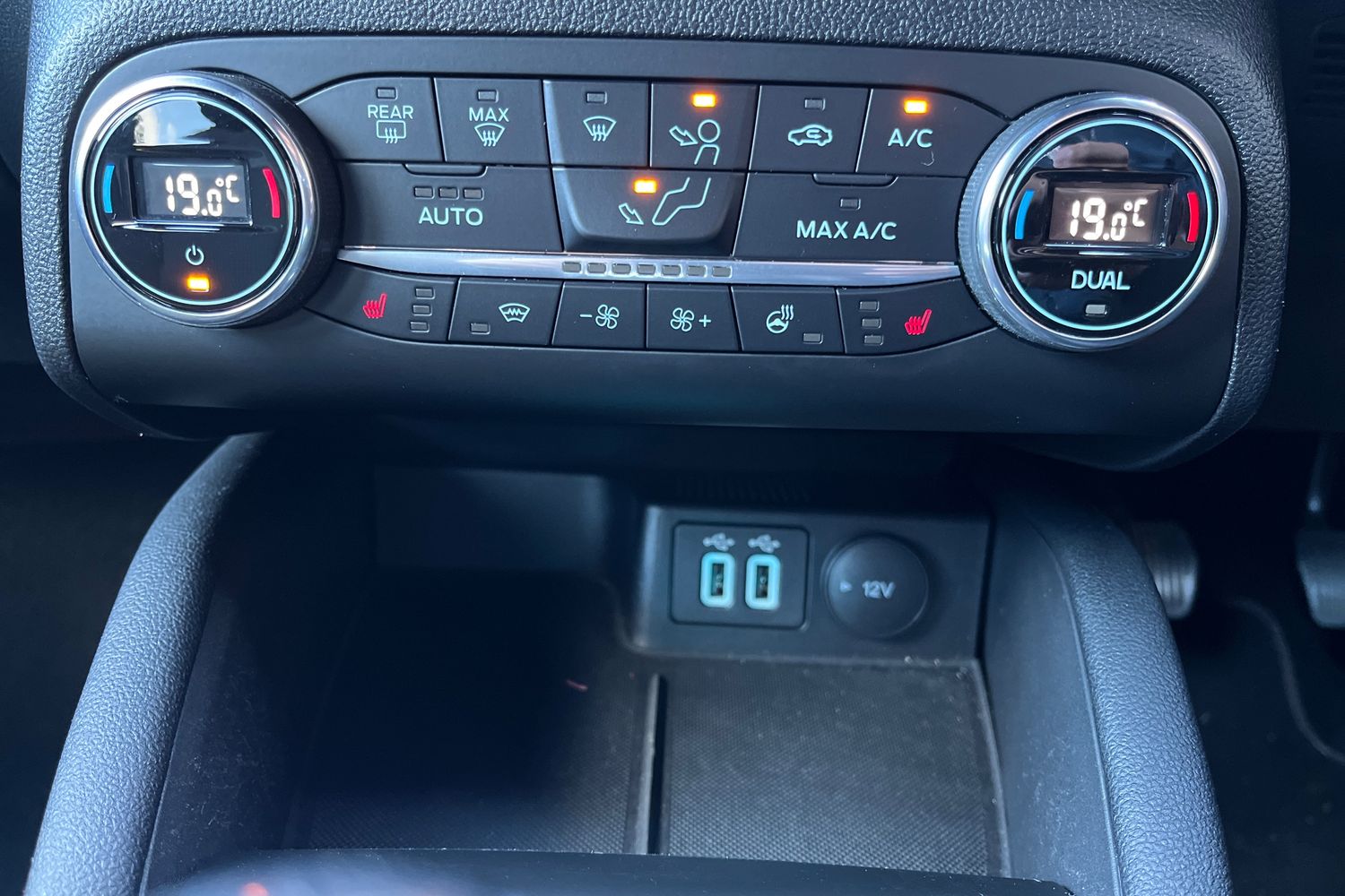 Ford FOCUS Photo 31